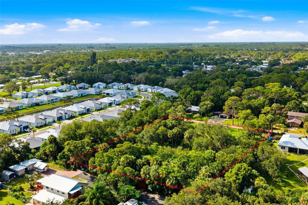 На продажу: $290,000 (1.73 acres)