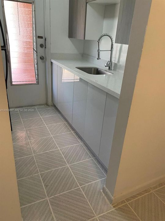 For Rent: $1,500 (1 beds, 1 baths, 621 Square Feet)