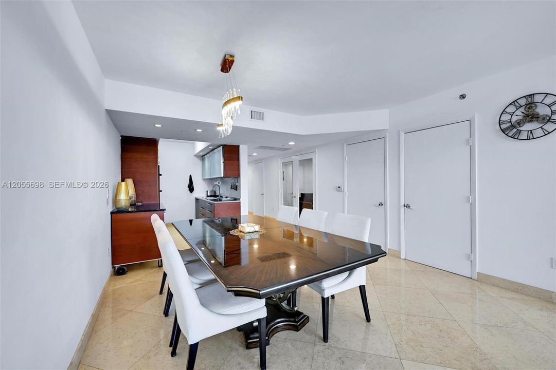 For Rent: $5,900 (3 beds, 3 baths, 1571 Square Feet)