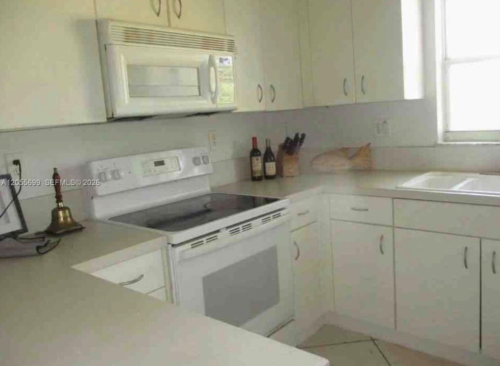 Activo con contrato: $550,000 (2 camas, 2 baños, 1249 Pies cuadrados)
