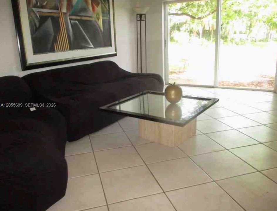 Activo con contrato: $550,000 (2 camas, 2 baños, 1249 Pies cuadrados)