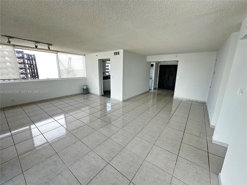 В аренду: $4,500 (2 спален, 2 ванн, 1200 Квадратных фут)