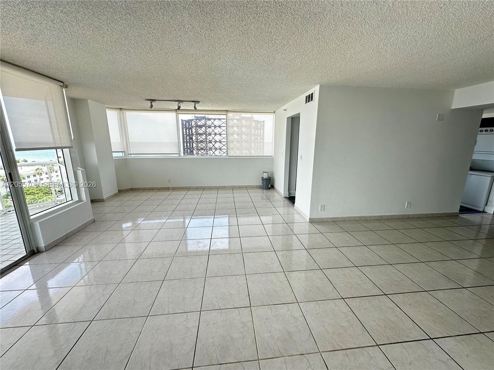 В аренду: $4,500 (2 спален, 2 ванн, 1200 Квадратных фут)