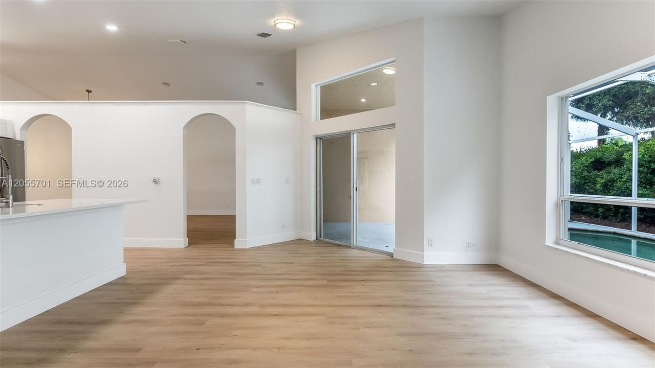 В аренду: $5,600 (4 спален, 2 ванн, 2035 Квадратных фут)