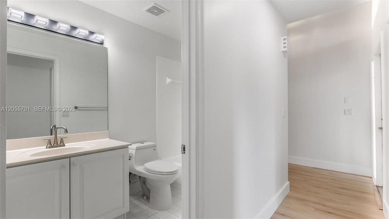 В аренду: $5,600 (4 спален, 2 ванн, 2035 Квадратных фут)