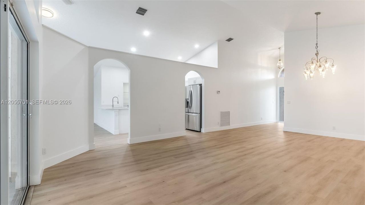 В аренду: $5,600 (4 спален, 2 ванн, 2035 Квадратных фут)
