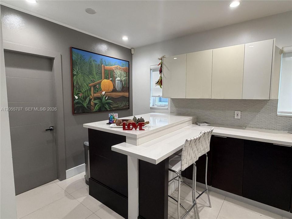 For Rent: $8,500 (3 beds, 2 baths, 1718 Square Feet)