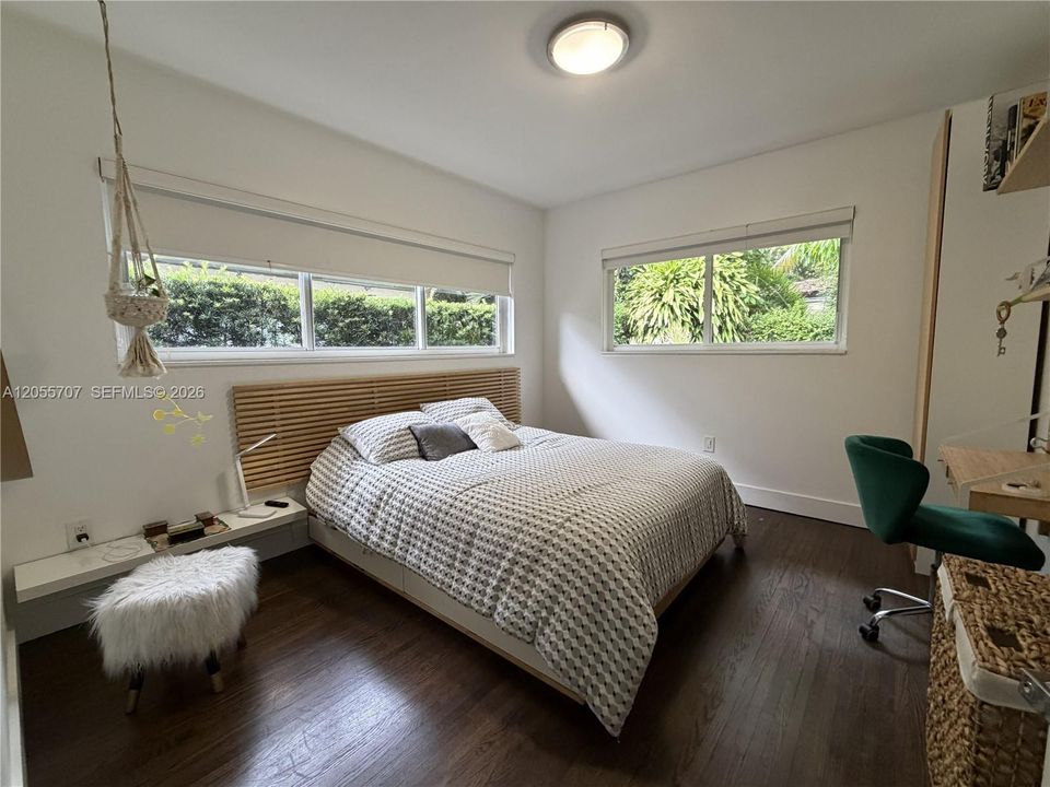 For Rent: $8,500 (3 beds, 2 baths, 1718 Square Feet)