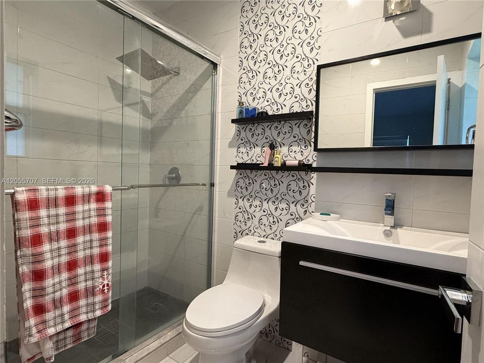 For Rent: $8,500 (3 beds, 2 baths, 1718 Square Feet)