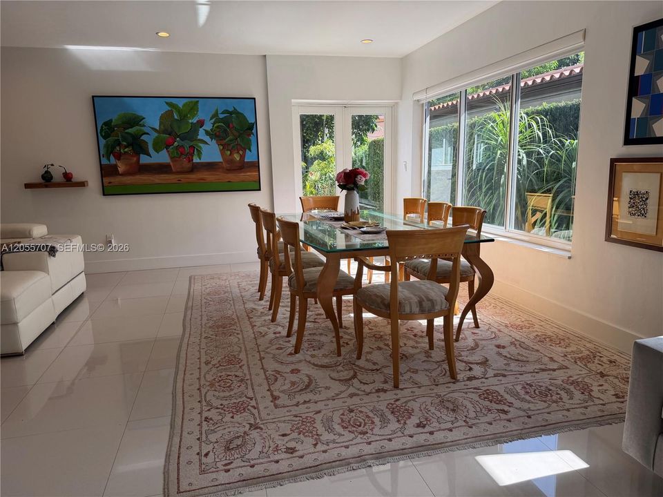 For Rent: $8,500 (3 beds, 2 baths, 1718 Square Feet)