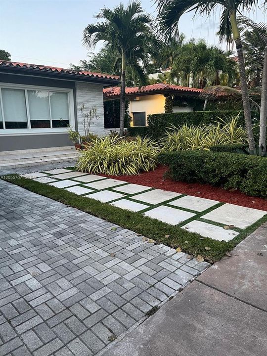 For Rent: $8,500 (3 beds, 2 baths, 1718 Square Feet)