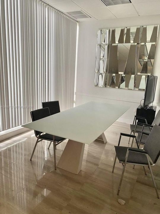 В аренду: $2,450 (1 спален, 1 ванн, 991 Квадратных фут)