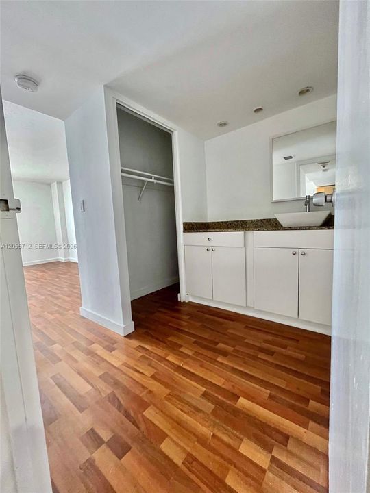 В аренду: $2,450 (1 спален, 1 ванн, 991 Квадратных фут)