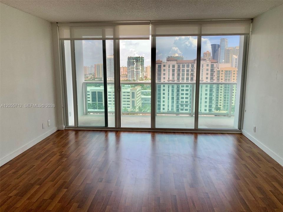 В аренду: $2,450 (1 спален, 1 ванн, 991 Квадратных фут)