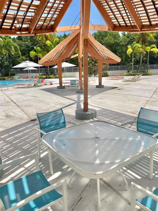 В аренду: $2,450 (1 спален, 1 ванн, 991 Квадратных фут)