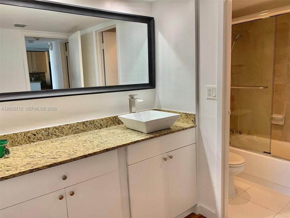 В аренду: $2,450 (1 спален, 1 ванн, 991 Квадратных фут)
