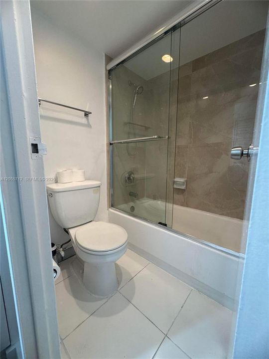В аренду: $2,450 (1 спален, 1 ванн, 991 Квадратных фут)