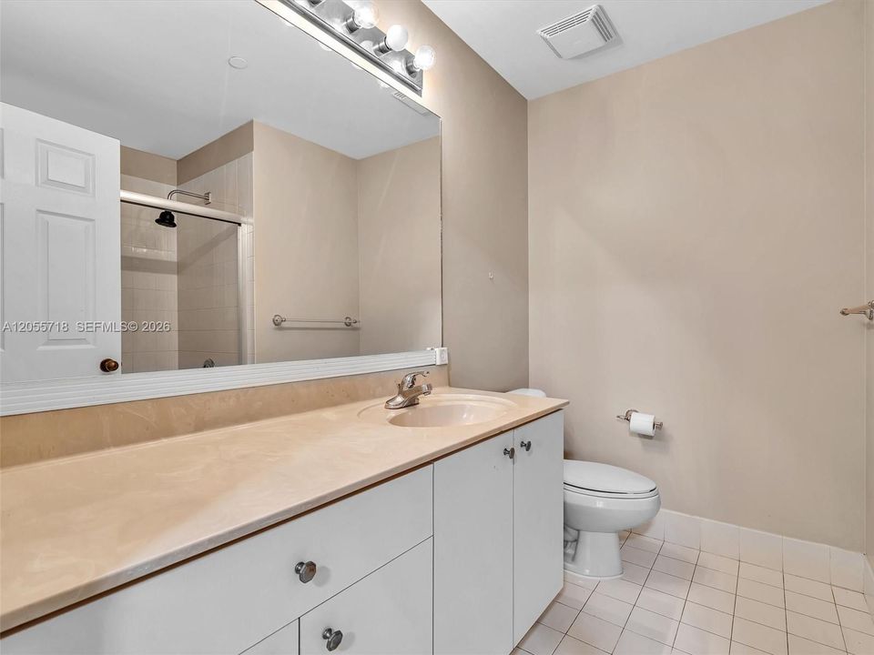 В аренду: $3,850 (4 спален, 2 ванн, 1790 Квадратных фут)