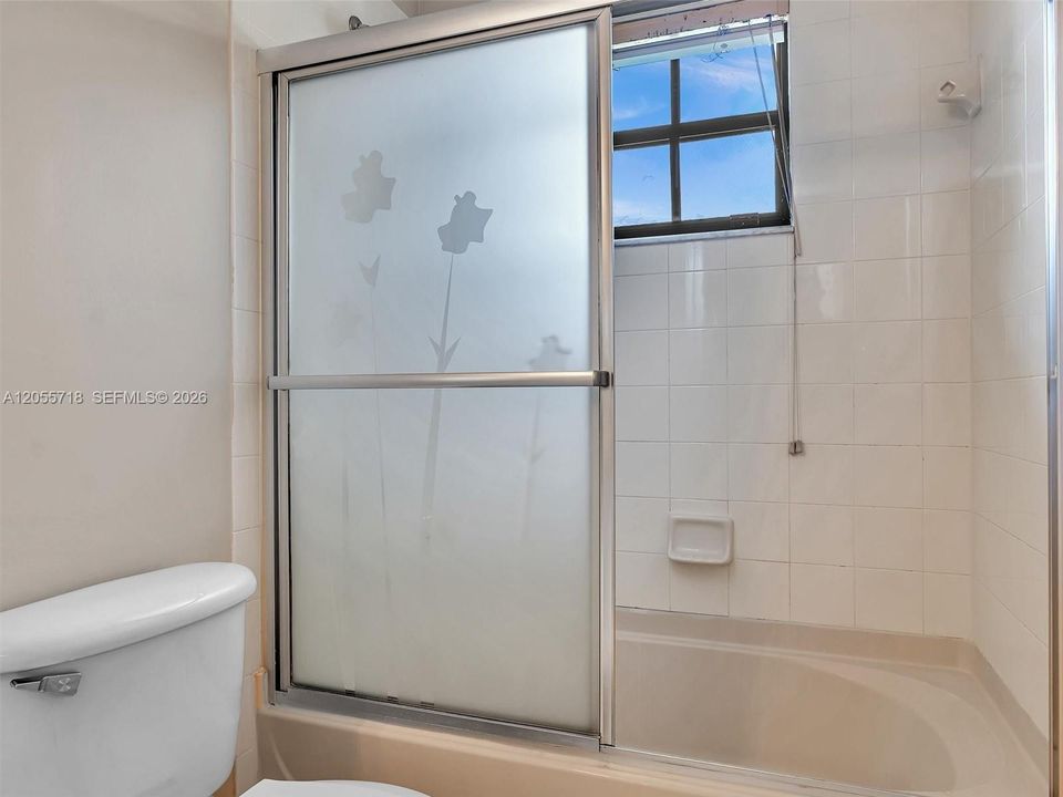 В аренду: $3,850 (4 спален, 2 ванн, 1790 Квадратных фут)
