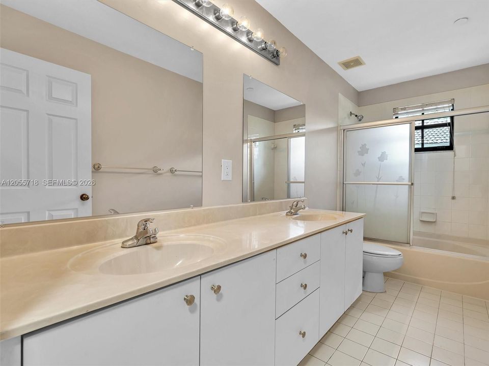 В аренду: $3,850 (4 спален, 2 ванн, 1790 Квадратных фут)