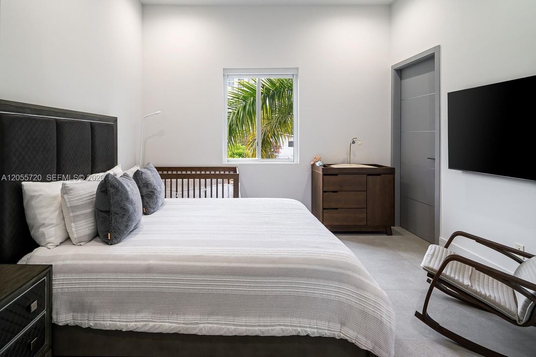 En Venta: $1,779,000 (3 camas, 3 baños, 2220 Pies cuadrados)
