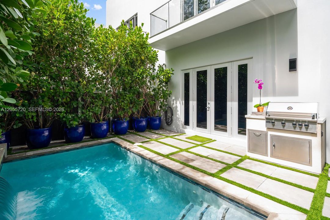 En Venta: $1,779,000 (3 camas, 3 baños, 2220 Pies cuadrados)