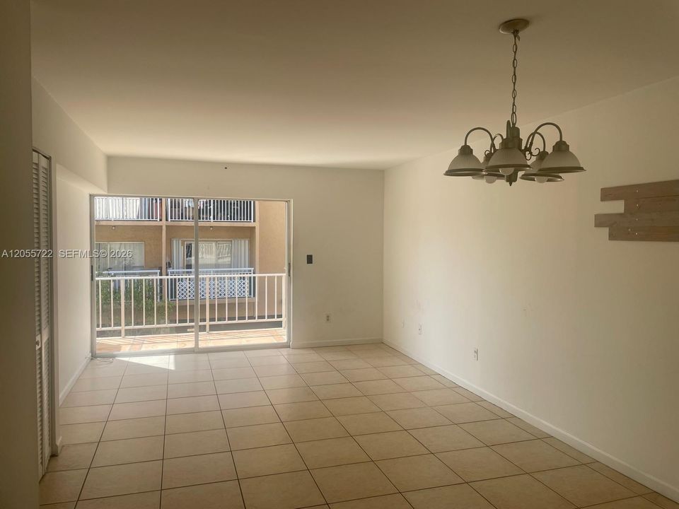 For Rent: $1,800 (2 beds, 2 baths, 830 Square Feet)