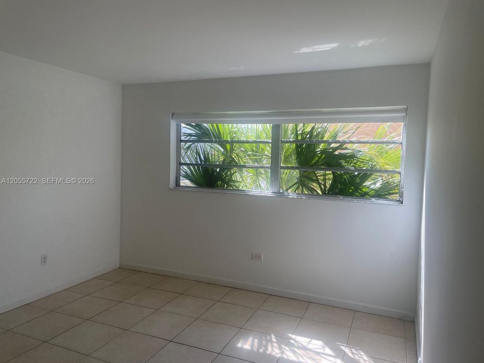 For Rent: $1,800 (2 beds, 2 baths, 830 Square Feet)