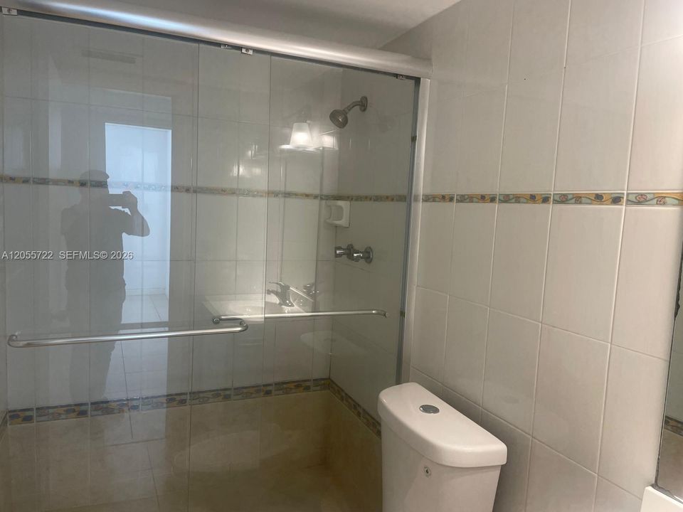 For Rent: $1,800 (2 beds, 2 baths, 830 Square Feet)