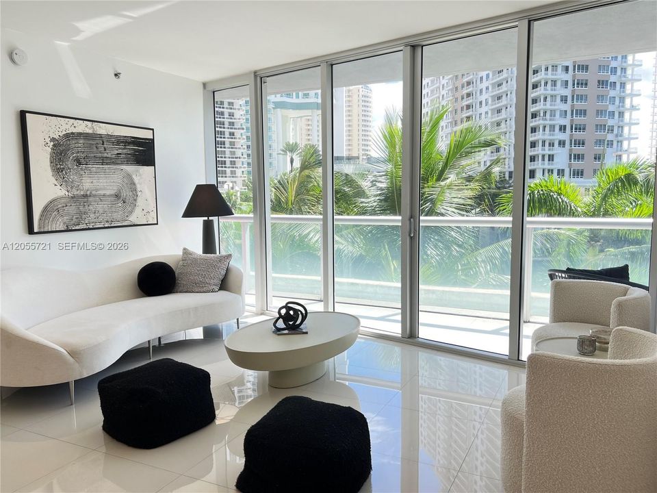 En Venta: $900,000 (2 camas, 2 baños, 1390 Pies cuadrados)