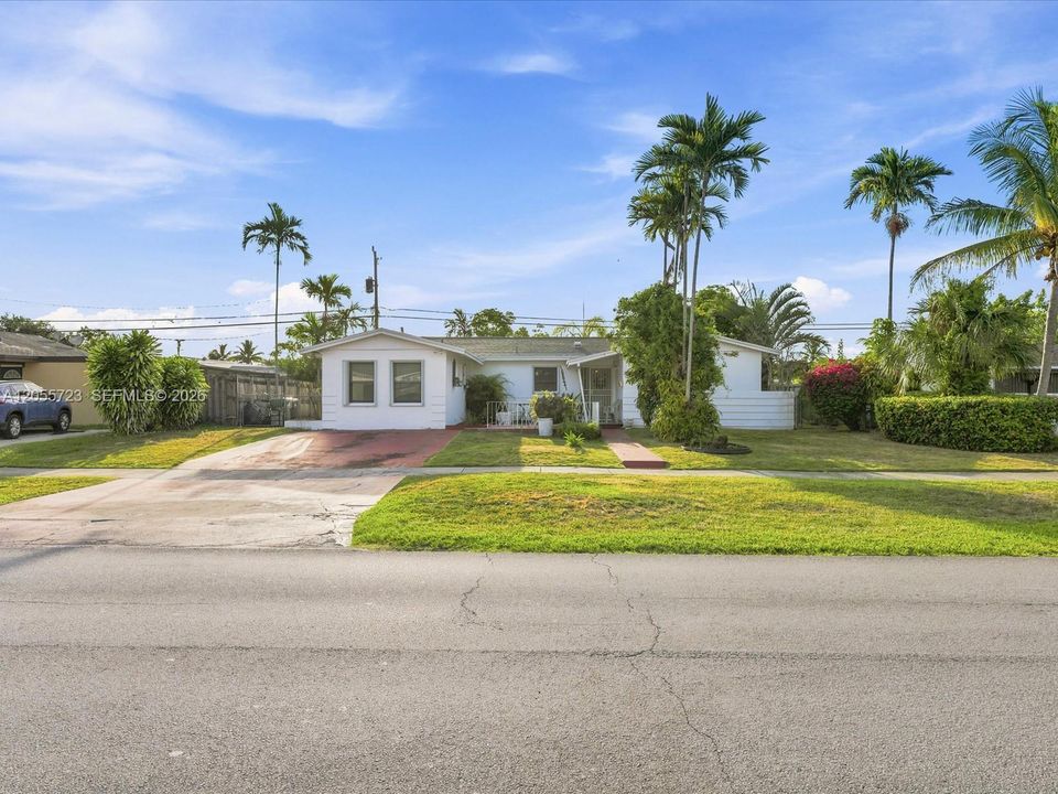 Activo con contrato: $534,900 (3 camas, 2 baños, 1655 Pies cuadrados)