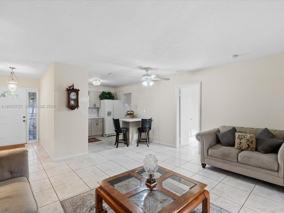 Activo con contrato: $534,900 (3 camas, 2 baños, 1655 Pies cuadrados)