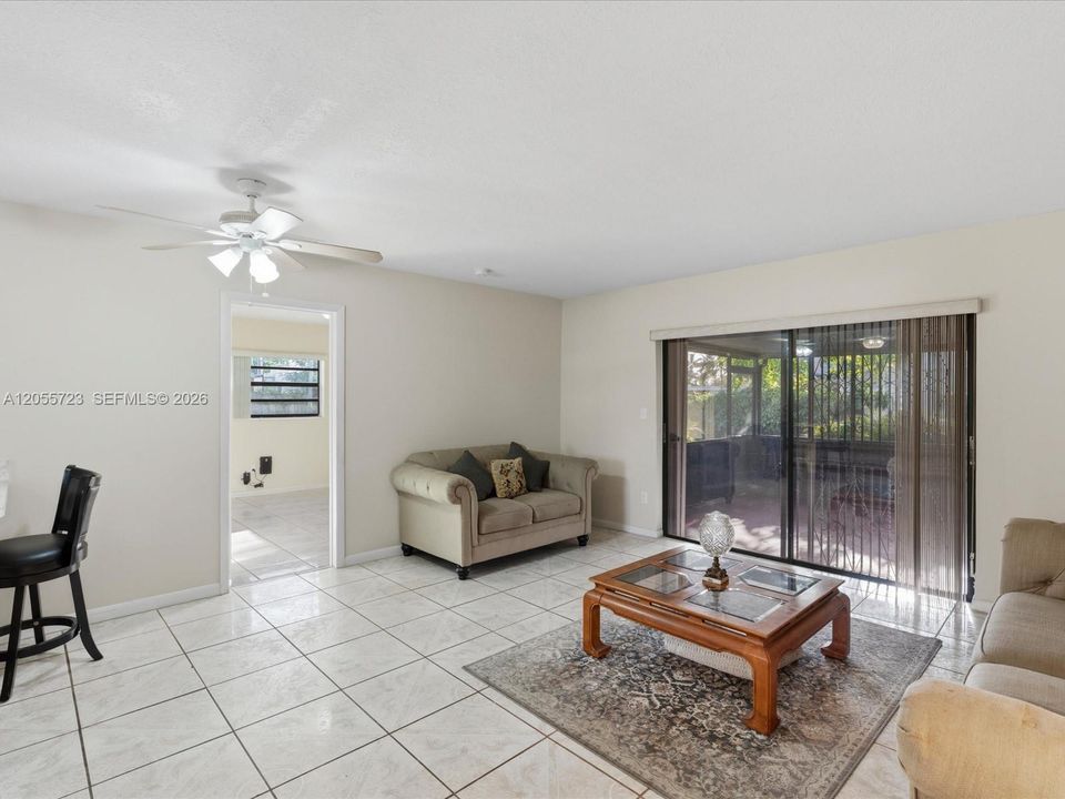 Activo con contrato: $534,900 (3 camas, 2 baños, 1655 Pies cuadrados)