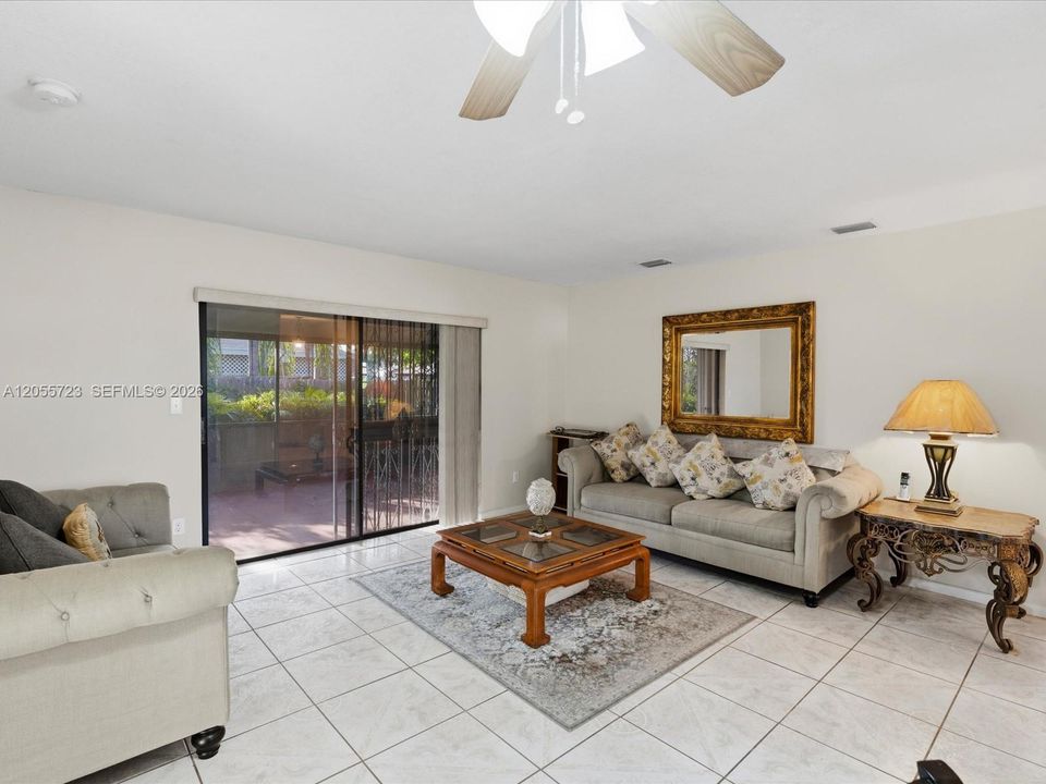 Activo con contrato: $534,900 (3 camas, 2 baños, 1655 Pies cuadrados)