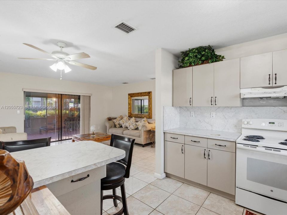Activo con contrato: $534,900 (3 camas, 2 baños, 1655 Pies cuadrados)