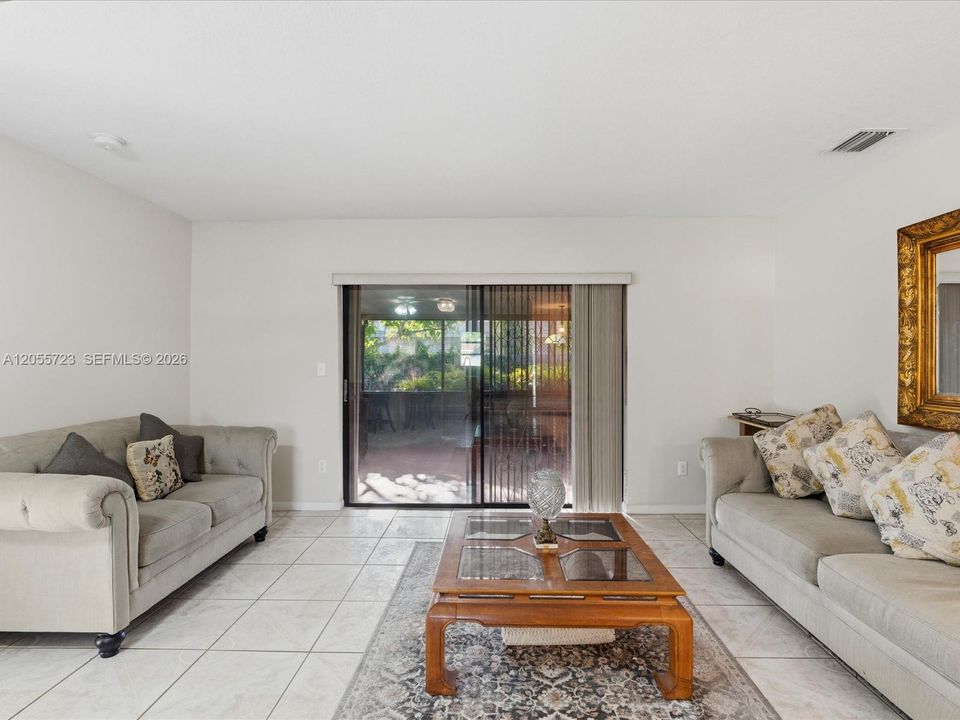 Activo con contrato: $534,900 (3 camas, 2 baños, 1655 Pies cuadrados)