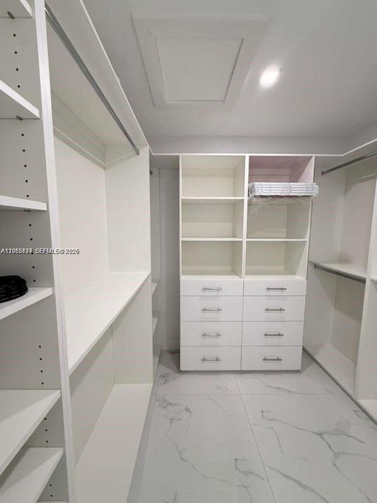 For Rent: $4,000 (3 beds, 2 baths, 1576 Square Feet)