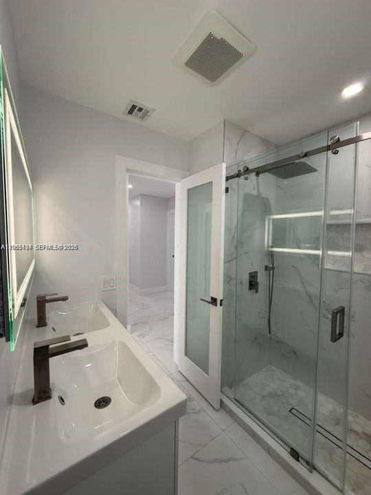 For Rent: $4,000 (3 beds, 2 baths, 1576 Square Feet)