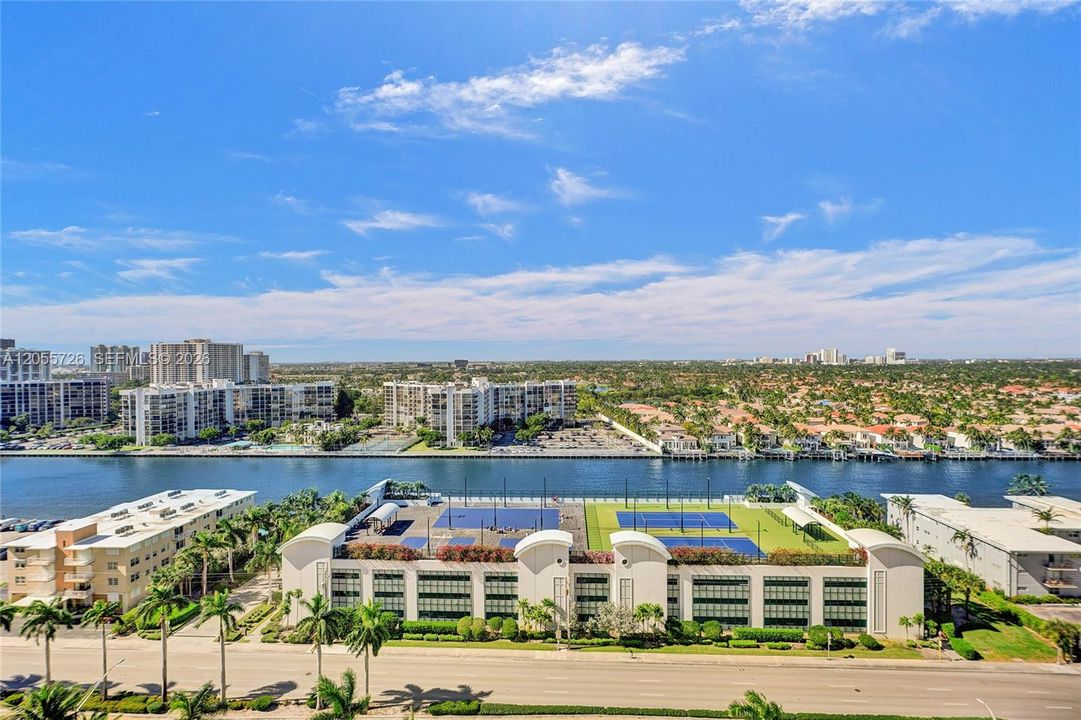 На продажу: $415,000 (1 спален, 1 ванн, 835 Квадратных фут)