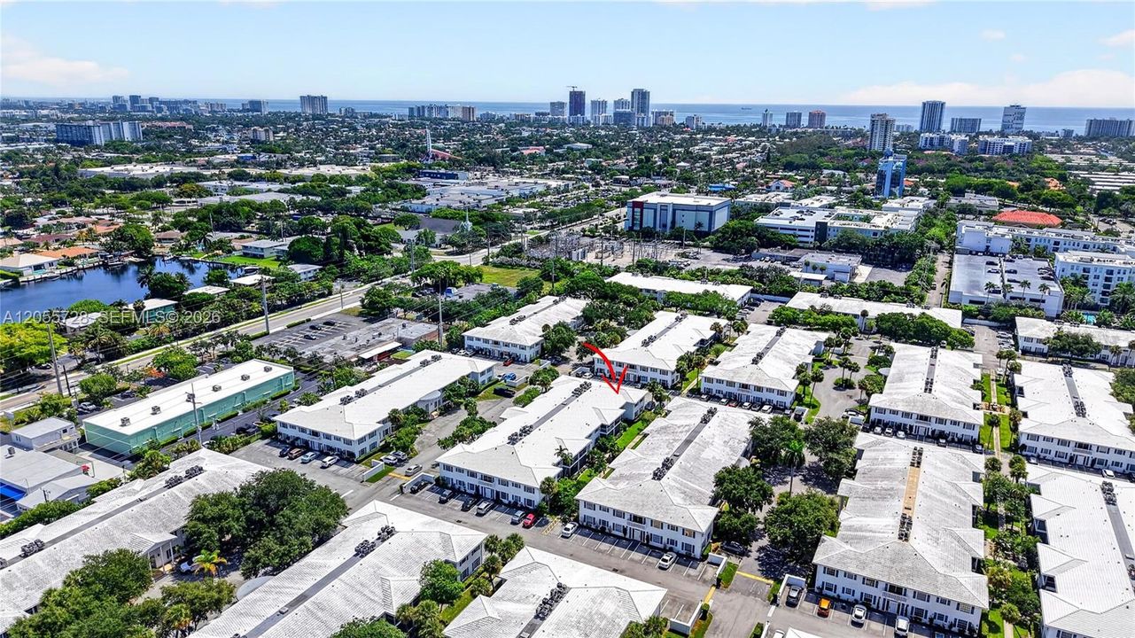 For Sale: $194,750 (2 beds, 2 baths, 875 Square Feet)