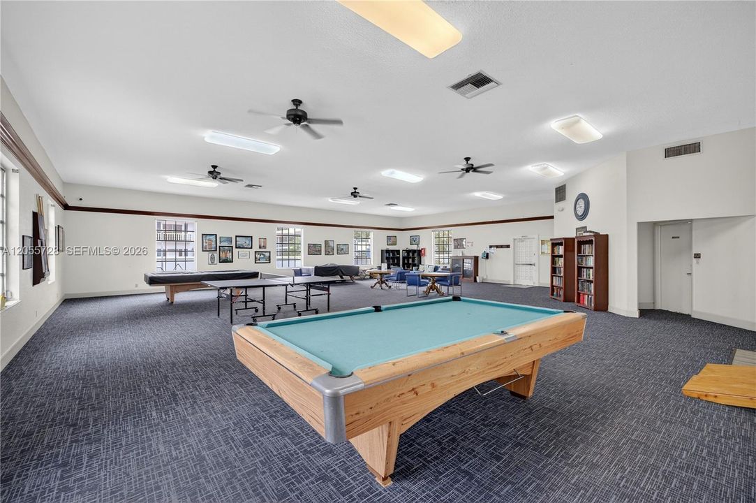 For Sale: $194,750 (2 beds, 2 baths, 875 Square Feet)