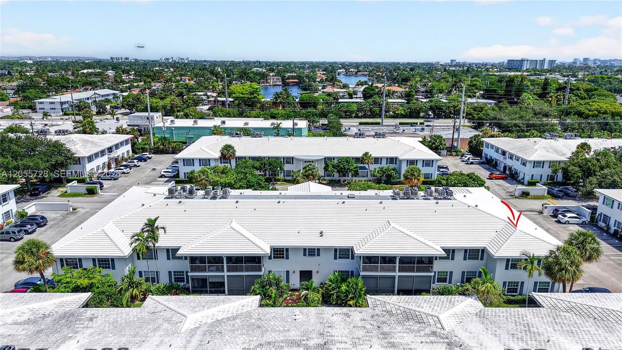 For Sale: $194,750 (2 beds, 2 baths, 875 Square Feet)