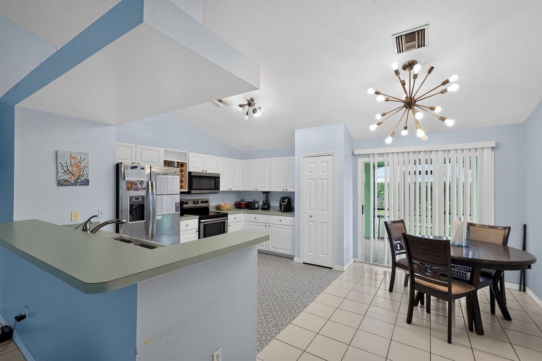 31_7816_100th_Ave-Kitchen-0802
