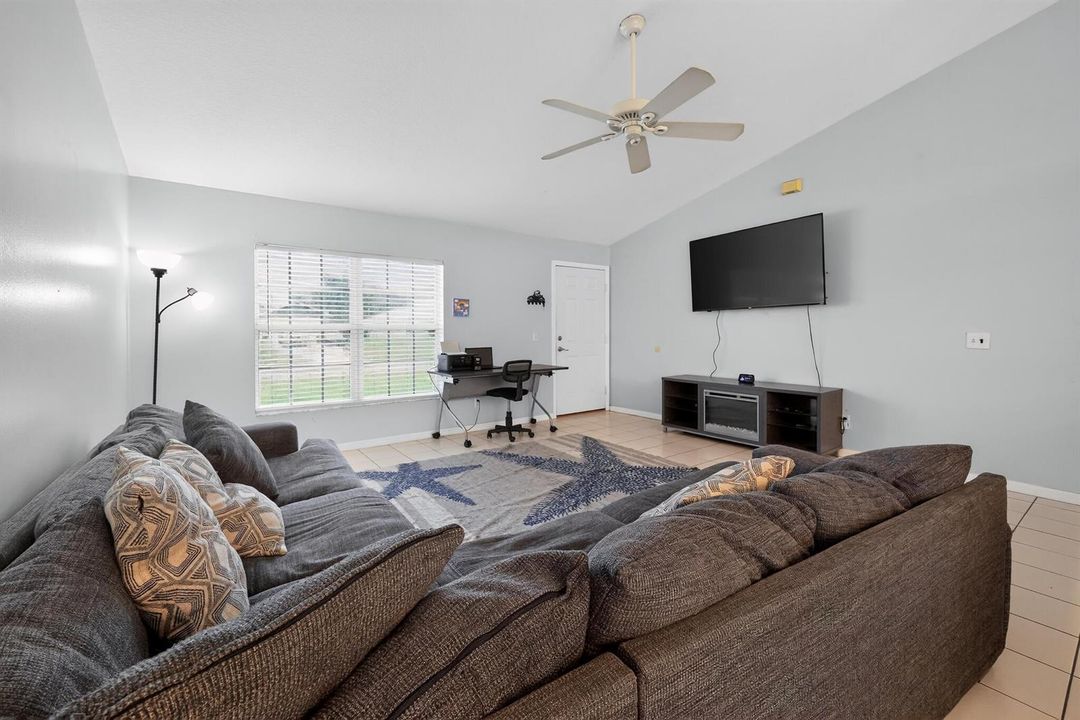 29_7816_100th_Ave-Living_room-0907