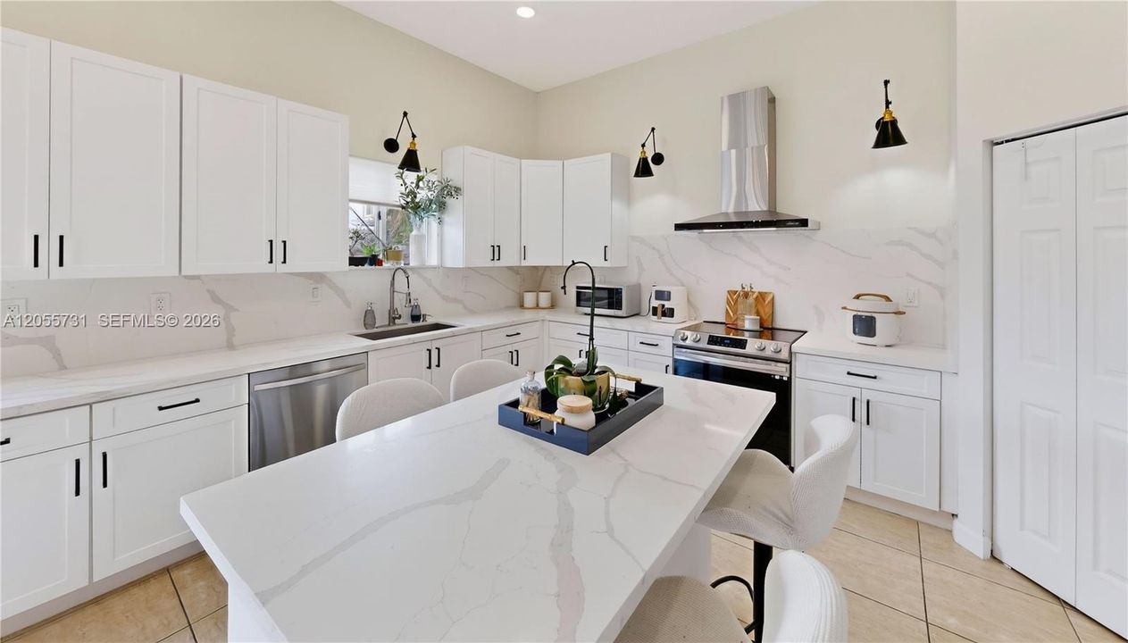For Sale: $625,000 (4 beds, 3 baths, 2800 Square Feet)