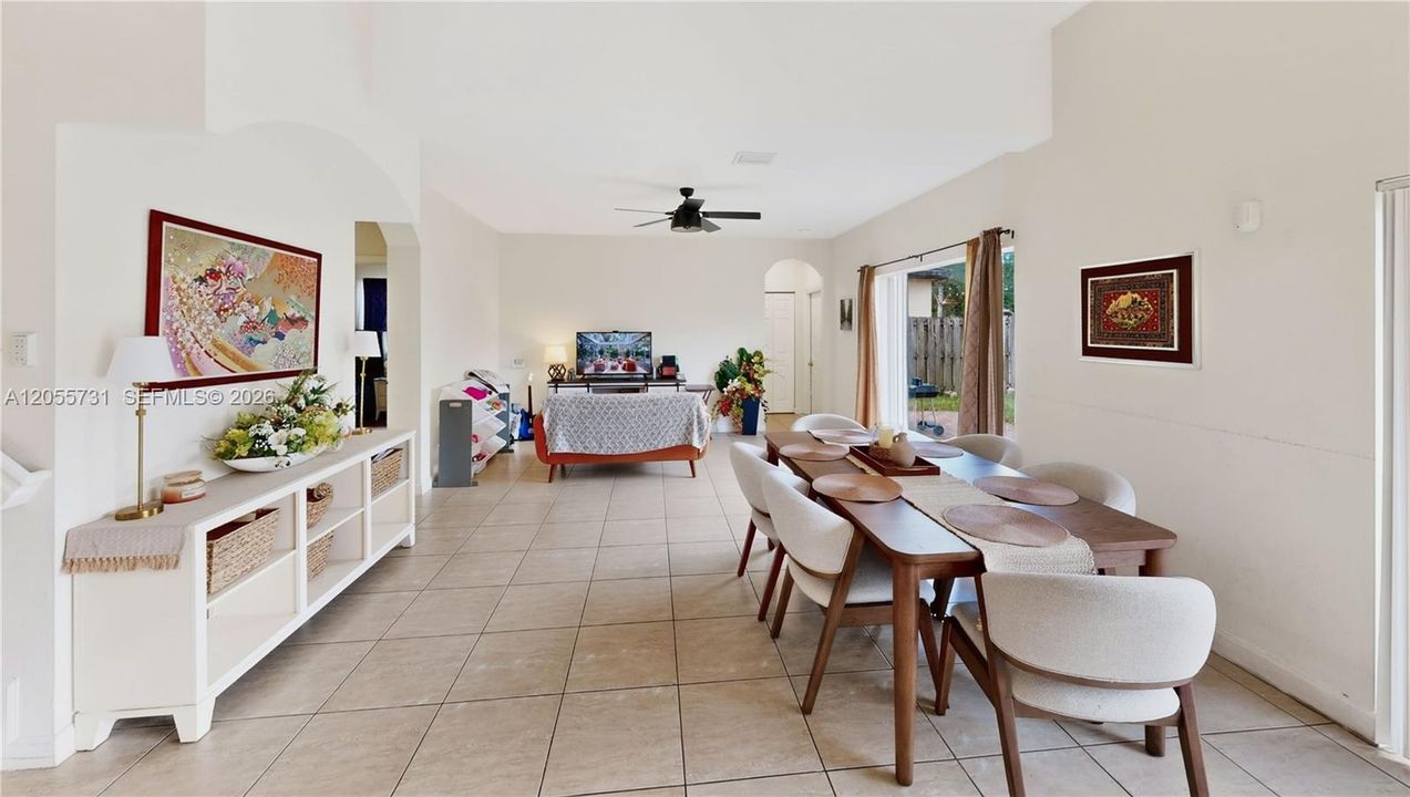For Sale: $625,000 (4 beds, 3 baths, 2800 Square Feet)