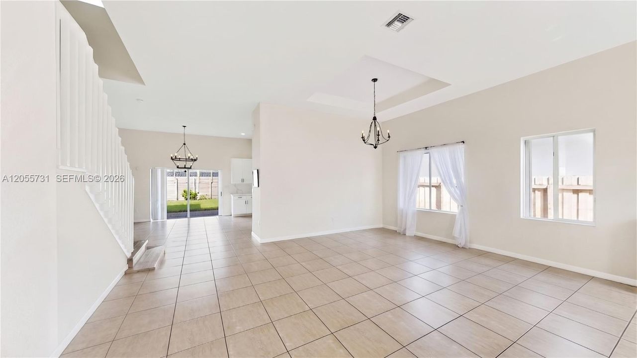 For Sale: $625,000 (4 beds, 3 baths, 2800 Square Feet)