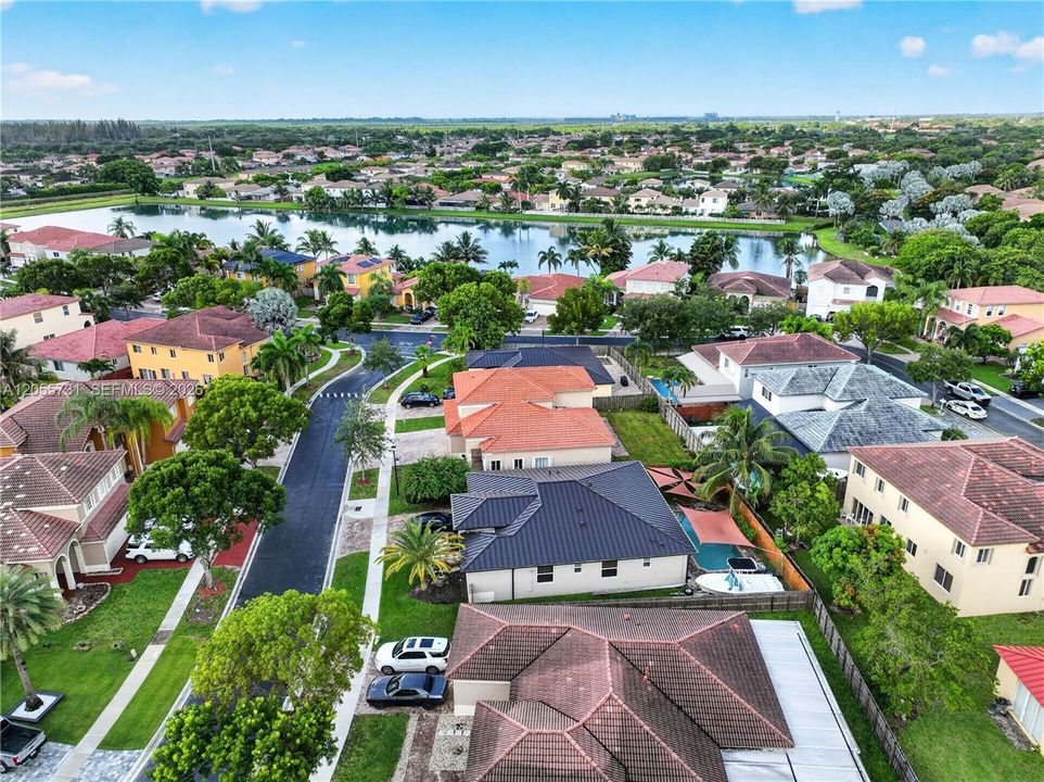 For Sale: $625,000 (4 beds, 3 baths, 2800 Square Feet)