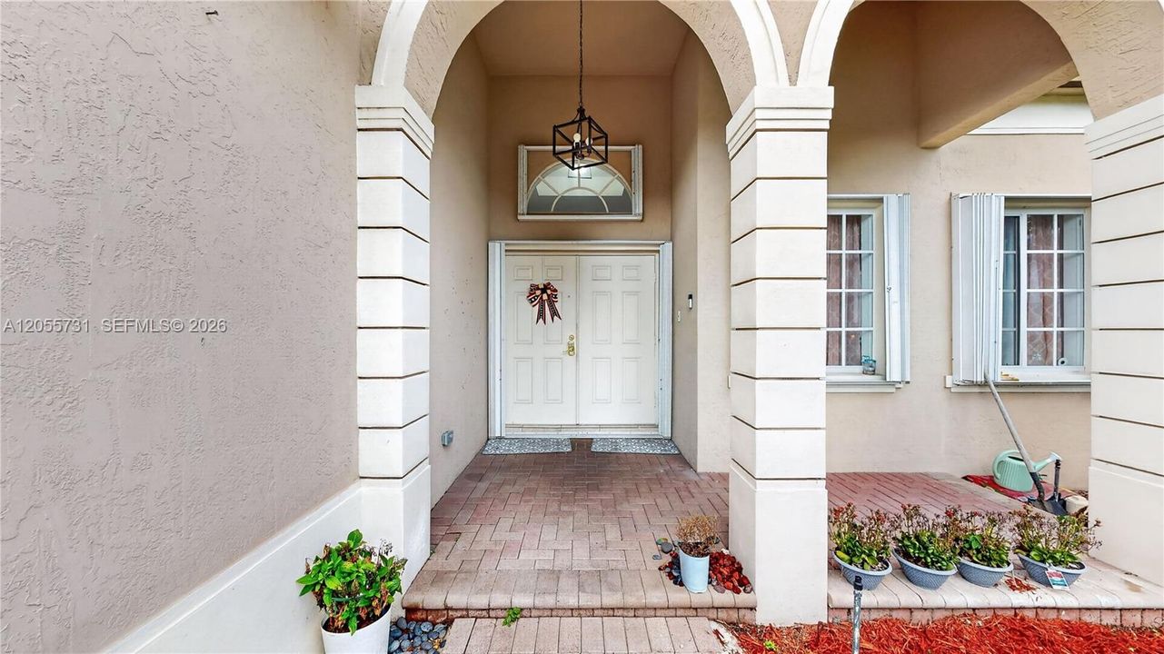 For Sale: $625,000 (4 beds, 3 baths, 2800 Square Feet)