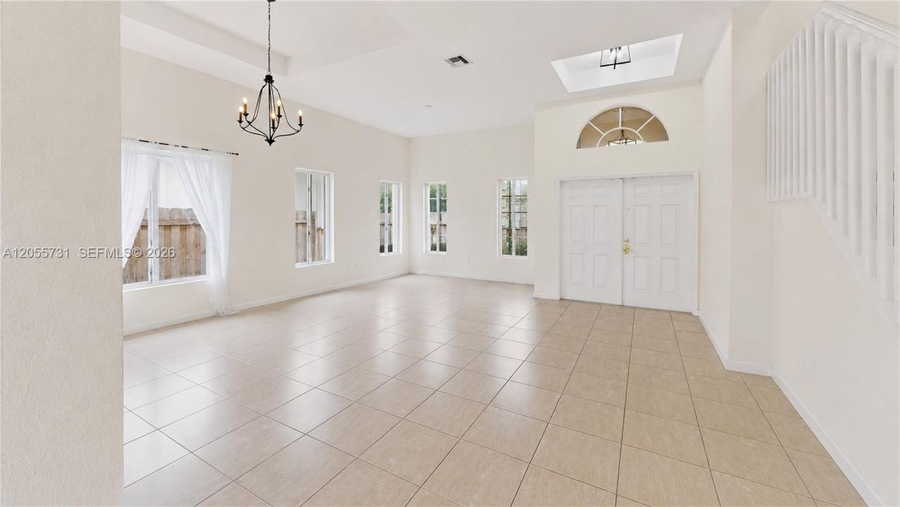 For Sale: $625,000 (4 beds, 3 baths, 2800 Square Feet)